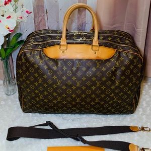 ❌sold❌Authentic Louis Vuittion Alize 3 Poches